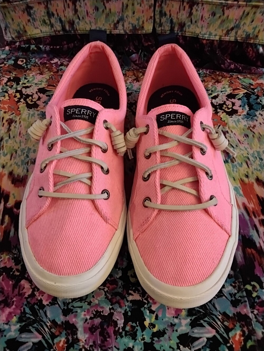 SPERRY Women's size 8 Pink Sneakers boat shoes flats slip on hot pink canvas